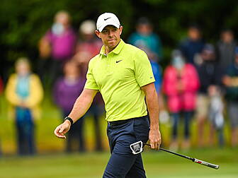 Rory McIlroy fights back to st...